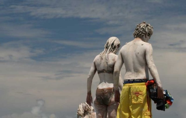  Bronzer sur la plage 